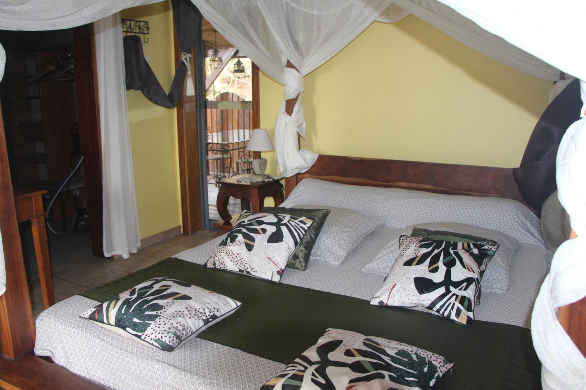 La Liane De Jade 974-Lodge Le Palissandre - Jacuzzi Privatif - Piscine Chauffee Le Bois de Nefles  Zewnętrze zdjęcie